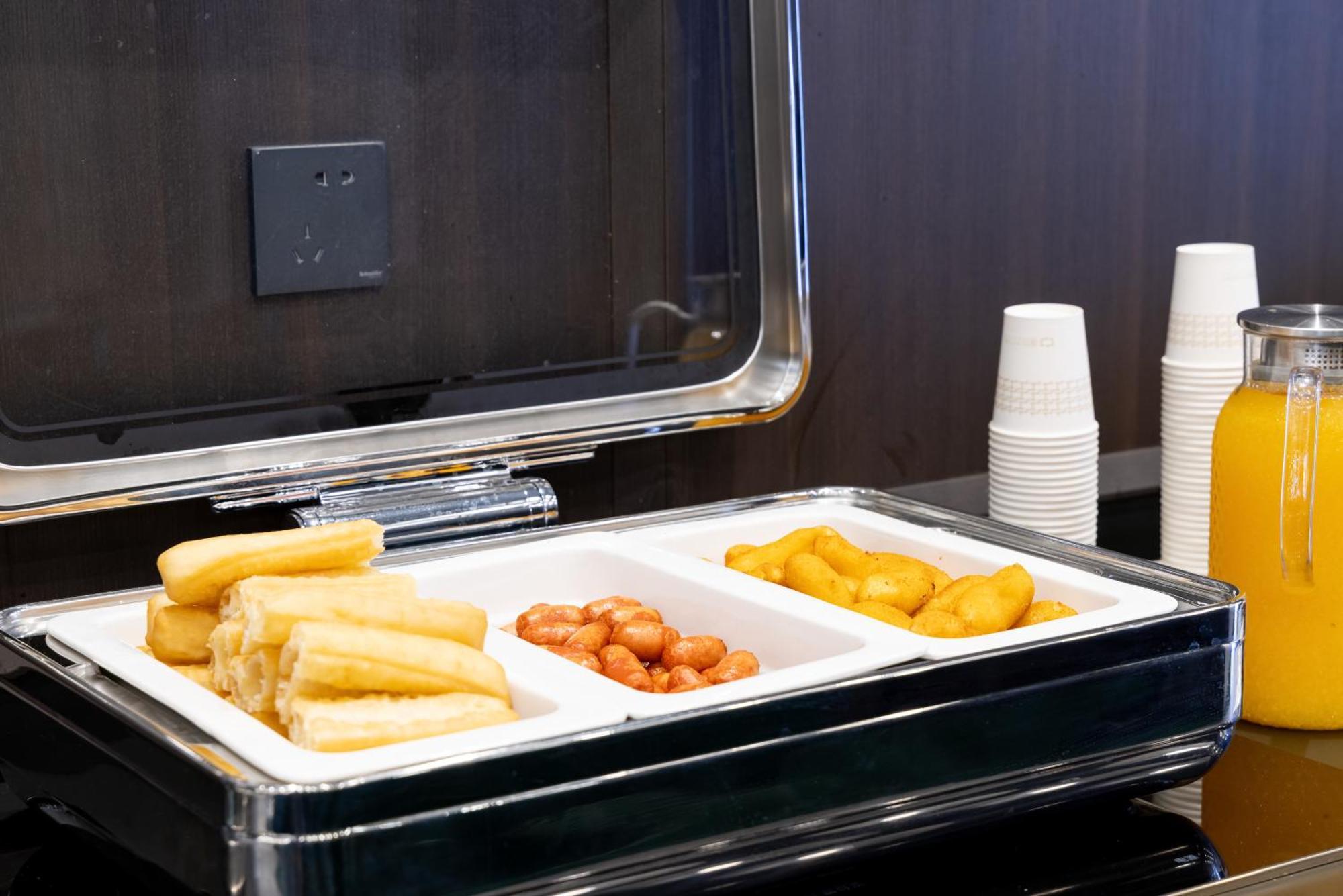 Beijing Tangfu Sanlitun Boutique Hotel---Breakfast, Restaurant And Bar, Close To Tian'Anmen Square Forbidden City Temple Of Heaven, Laundry, Gym, Robot, Ticket Service, Located In City Center Metro Line 2, One Station To Airport Express Buitenkant foto