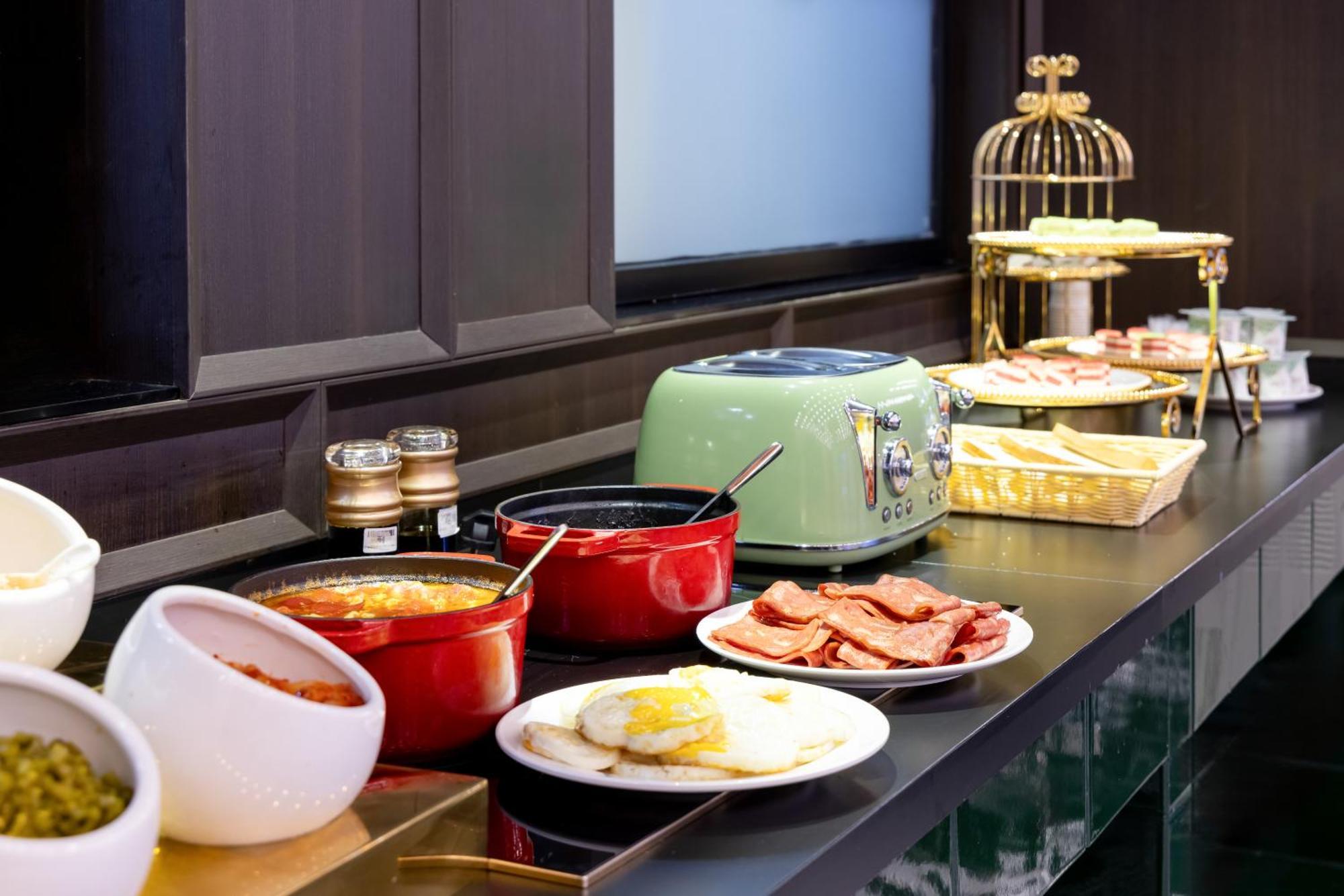 Beijing Tangfu Sanlitun Boutique Hotel---Breakfast, Restaurant And Bar, Close To Tian'Anmen Square Forbidden City Temple Of Heaven, Laundry, Gym, Robot, Ticket Service, Located In City Center Metro Line 2, One Station To Airport Express Buitenkant foto